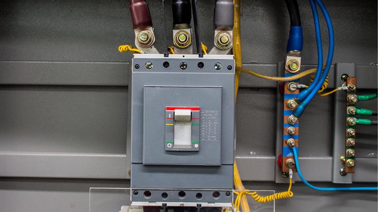 What is Electrical Panel Grounding