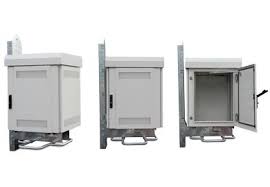 Outdoor pole-mounted telecom cabinet