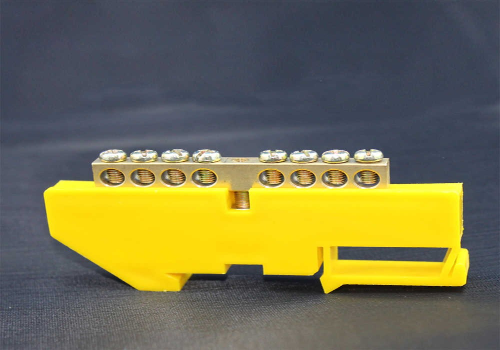 https://www.kdmsteel.com/wp-content/uploads/2020/11/Bus-Bar-Yellow-DIN-Rail-Terminal-Blocks.png