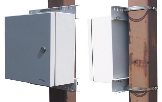 Outdoor Pole Mount Enclosure Surface Treatment